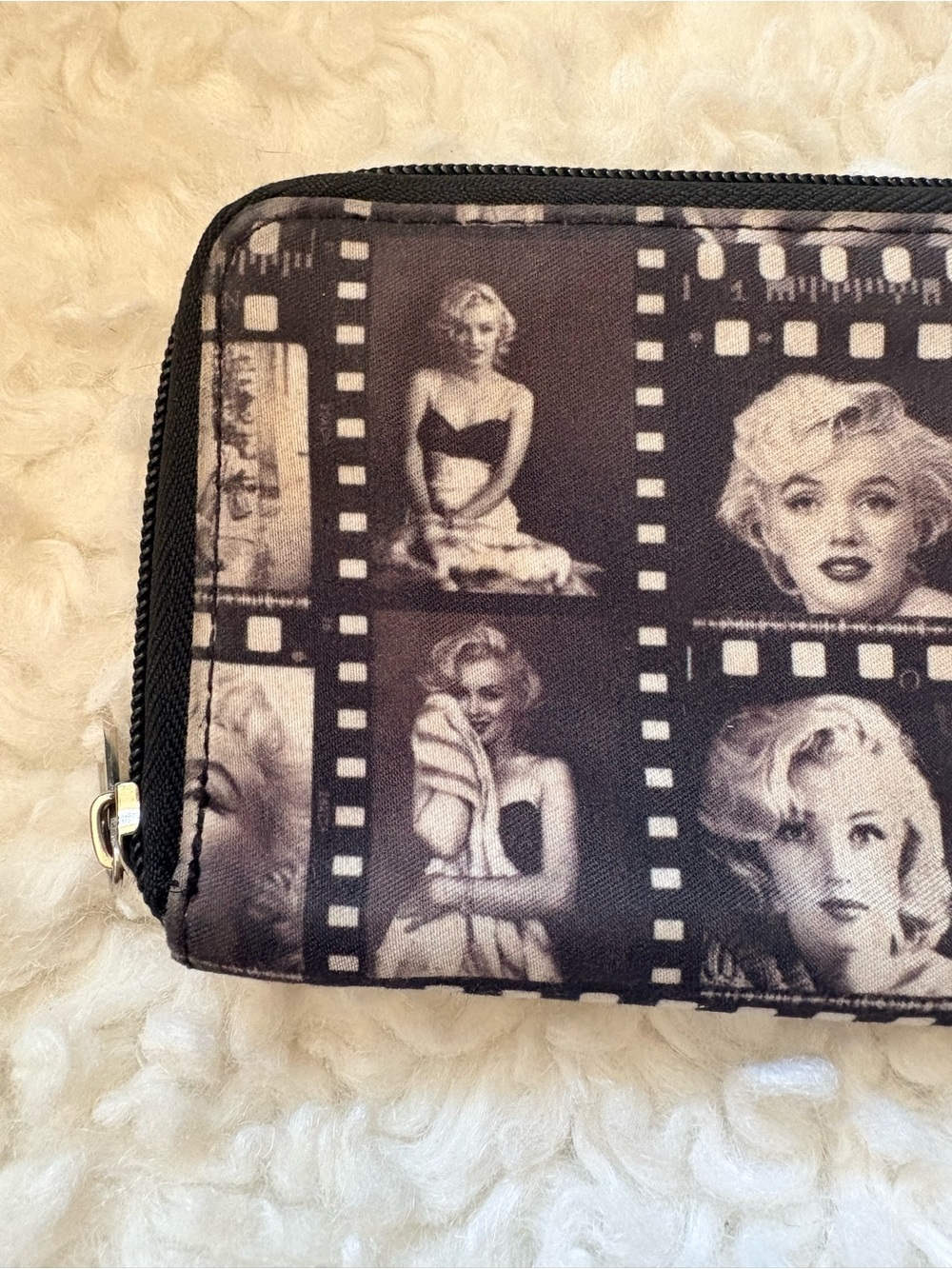 Marilyn Monroe Print Wallet with Red Lip Accent - Picture 5 of 13